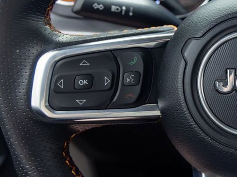 Used 2023 Jeep Gladiator Mojave image 17