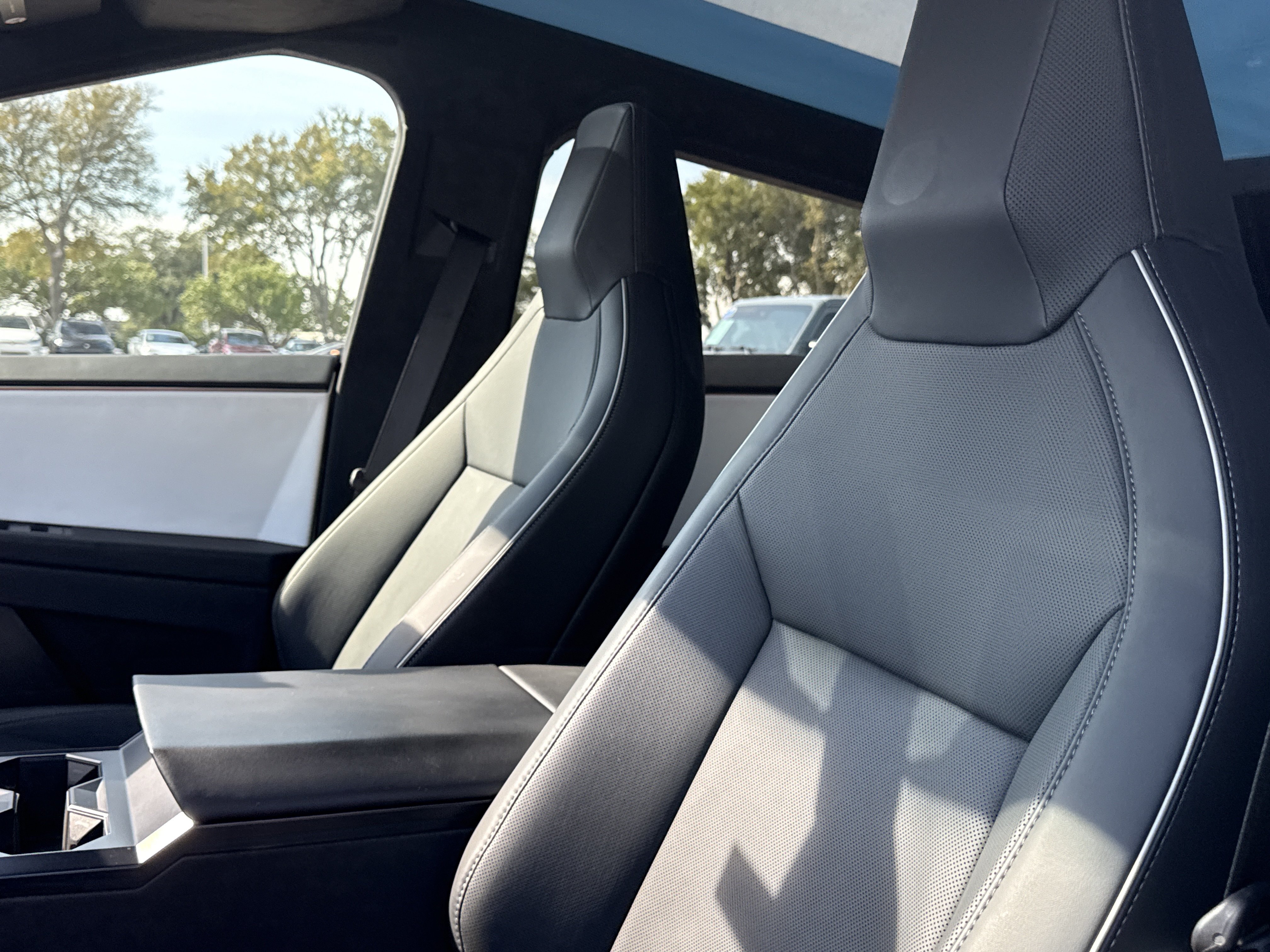 Used 2024 Tesla Cybertruck Cyberbeast AWD/4WD image 6