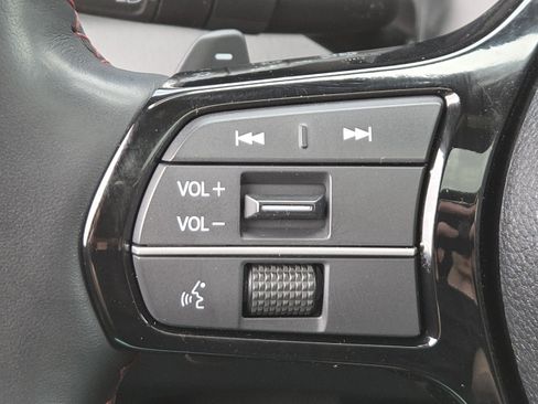 Used 2025 Honda Pilot Black Edition image 37
