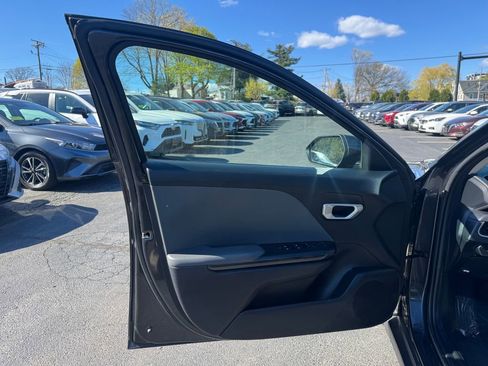 Used 2025 Kia K4 FWD image 18