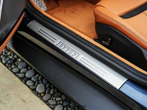 Used 2026 Ferrari Roma Spider RWD image 31