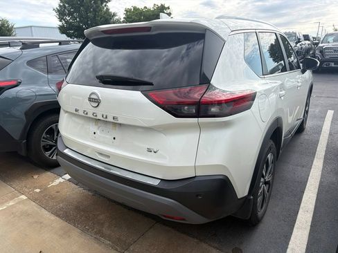 Used 2023 Nissan Rogue SV w/ SV Premium B Package FWD image 6