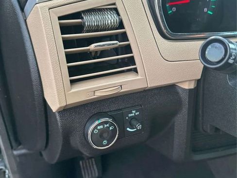 Used 2012 Chevrolet Traverse LTZ image 24