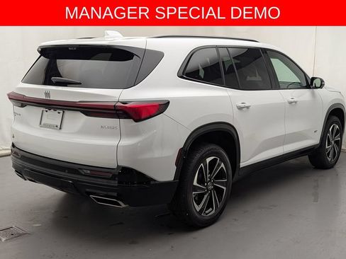 Used 2026 Buick Enclave Sport Touring w/ Power Package AWD/4WD image 5