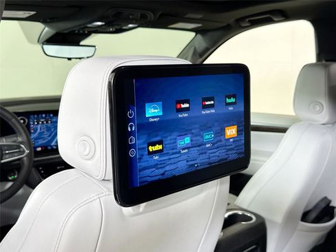 Used 2025 Chevrolet Suburban Premier image 29