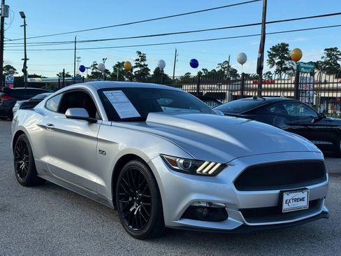 Used 2015 Ford Mustang GT RWD image 7
