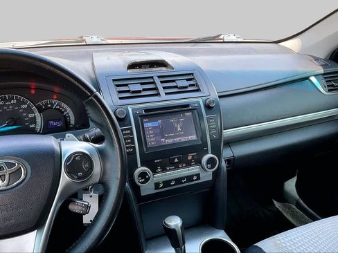 Used 2014 Toyota Camry SE FWD image 7