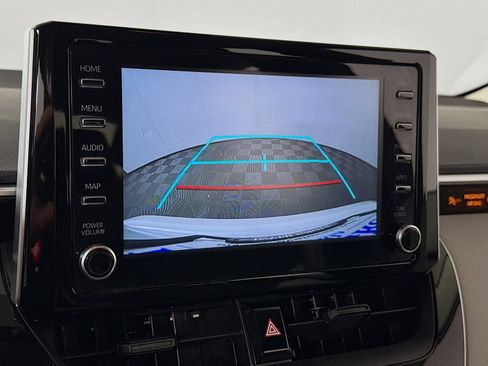 Used 2020 Toyota Corolla LE FWD image 16