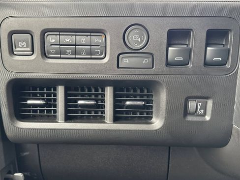 Used 2024 Chevrolet Brightdrop 600 w/ Commercial Equipment Package AWD/4WD image 30