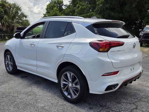 Certified 2022 Buick Encore GX Select w/ Sport Touring Package FWD image 3