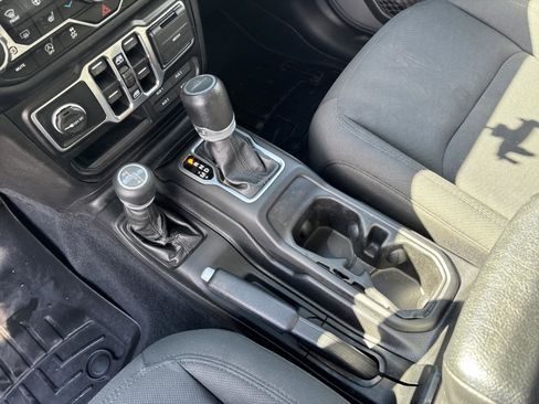 Used 2020 Jeep Gladiator Sport w/ Quick Order Package 24S image 15