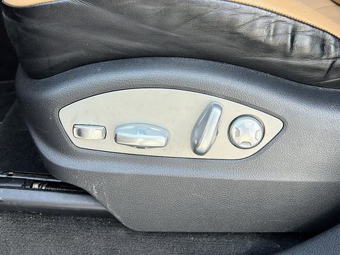 Used 2014 Porsche Cayenne Platinum Edition image 35