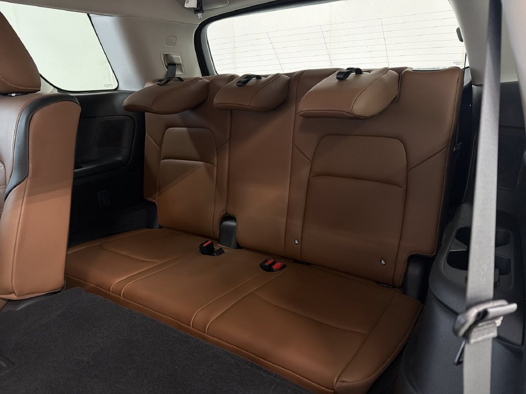 Certified 2025 Nissan Pathfinder Platinum w/ Cargo Package FWD image 19