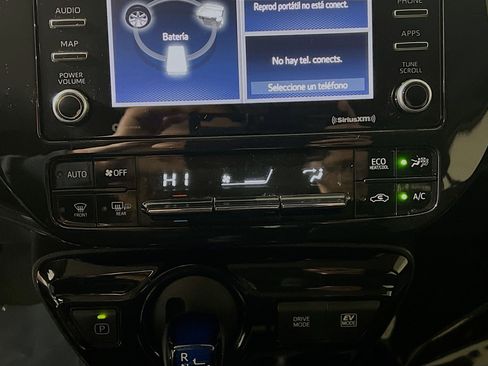 Used 2022 Toyota Prius L Eco image 26