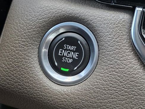 Used 2023 GMC Canyon Denali image 31