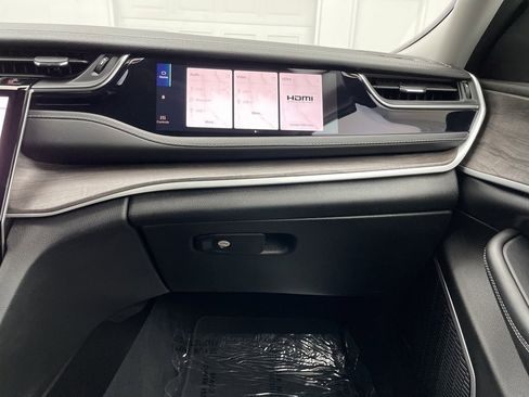 Used 2023 Jeep Grand Cherokee 4WD 4xe image 45