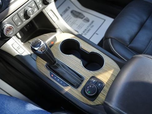 Used 2018 GMC Acadia Denali image 28