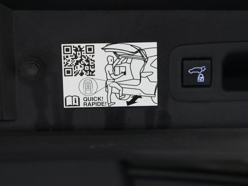 Used 2021 Toyota Sienna XLE FWD image 35