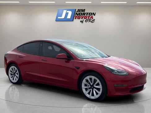 Used 2022 Tesla Model 3 Long Range AWD/4WD image 3