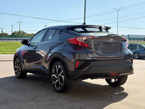 Used 2018 Toyota C-HR XLE FWD image 5
