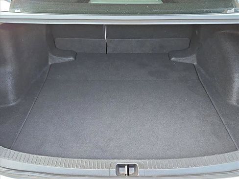 Used 2021 Toyota Corolla LE image 6