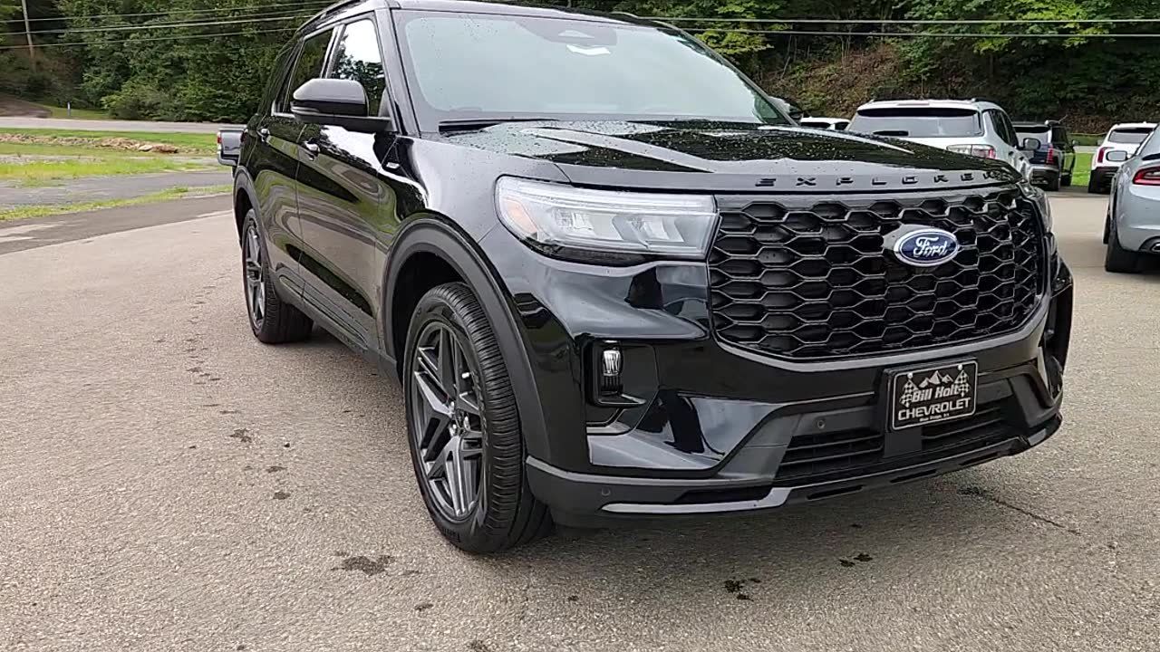 Used 2025 Ford Explorer ST-Line w/ Premium Package AWD/4WD image 9