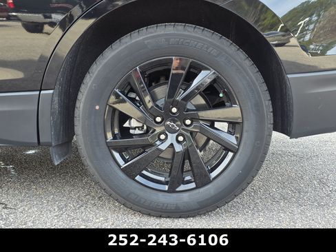 Used 2024 Chevrolet Equinox LS w/ Midnight Edition FWD image 40