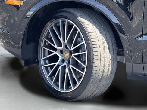 Used 2022 Porsche Cayenne Coupe AWD/4WD image 48