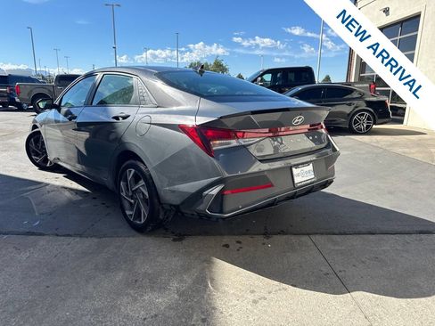Used 2025 Hyundai Elantra Sport FWD image 5