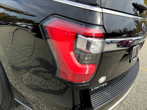 Used 2018 Ford Expedition Limited image 27