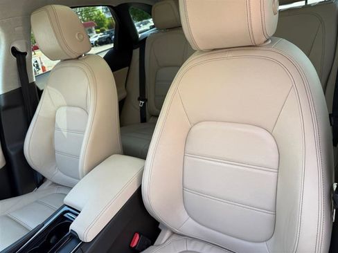 Used 2020 Jaguar F-PACE Prestige image 11