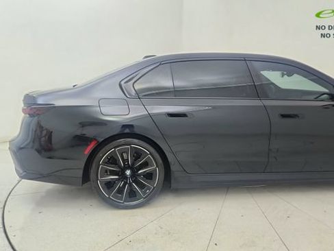 Used 2025 BMW i7 eDrive50 w/ M Sport Package RWD image 12