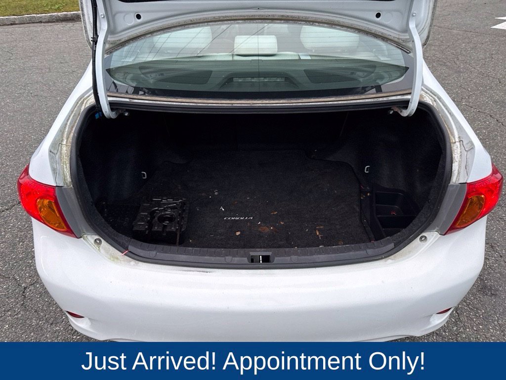 Used 2010 Toyota Corolla LE w/ All Weather Guard Pkg FWD image 11