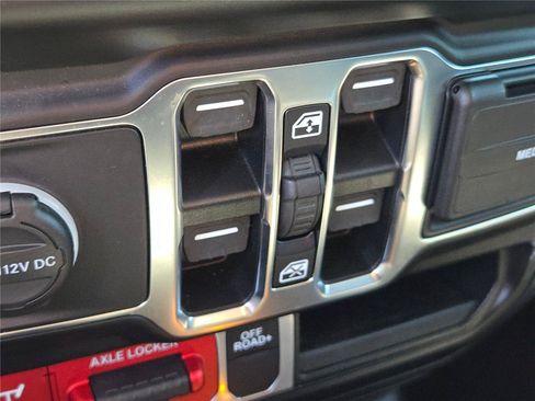 Used 2021 Jeep Gladiator Mojave AWD/4WD image 29