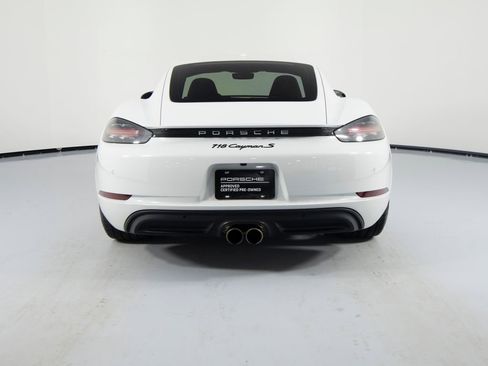 Certified 2024 Porsche 718 Cayman S RWD image 9