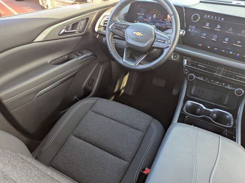 Certified 2025 Chevrolet Traverse LT image 17