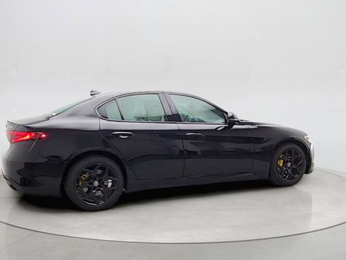Used 2020 Alfa Romeo Giulia AWD w/ Quick Order Package 22J Sport image 8