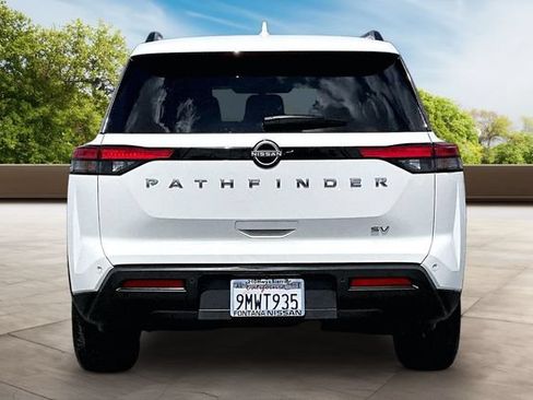Certified 2024 Nissan Pathfinder SV FWD image 5