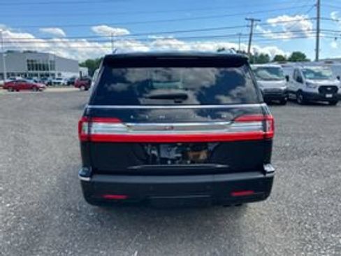 Used 2019 Lincoln Navigator Reserve AWD/4WD image 4