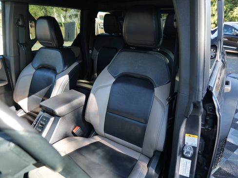 Used 2022 Ford Bronco Wildtrak image 16