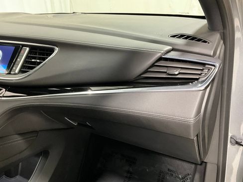 Used 2024 Buick Enclave Avenir w/ Avenir Technology Package AWD/4WD image 17