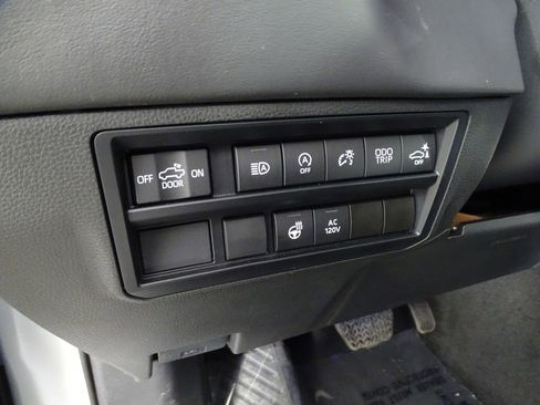 Used 2023 Toyota Tundra Platinum image 18