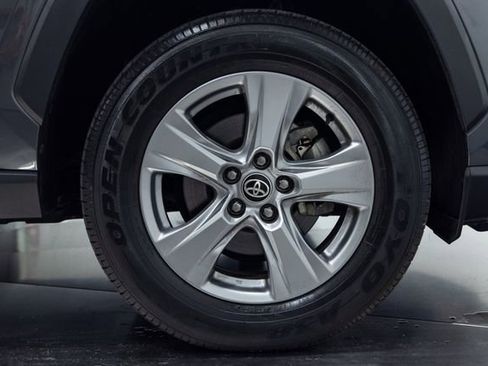 Used 2022 Toyota RAV4 XLE image 27