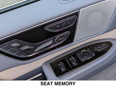 Used 2023 Lincoln Navigator Black Label image 11