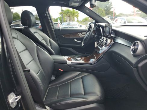 Used 2017 Mercedes-Benz GLC 300 4MATIC image 39