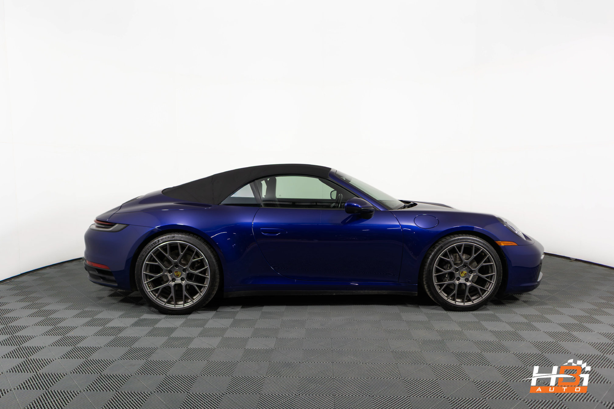 Used 2020 Porsche 911 Carrera RWD image 4