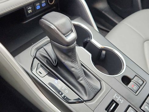 Used 2022 Toyota Highlander XLE image 14