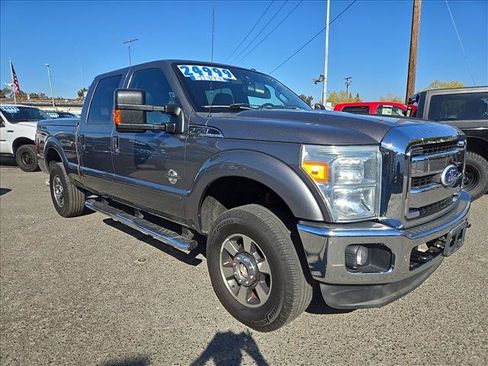 Used 2011 Ford F250 Lariat w/ Lariat Interior Pkg image 2