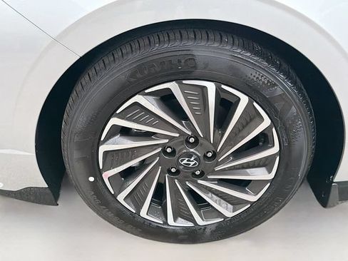 New 2026 Hyundai Sonata SEL FWD image 32