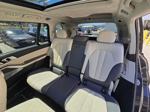 Used 2024 BMW X7 M60i w/ Executive Package AWD/4WD image 17